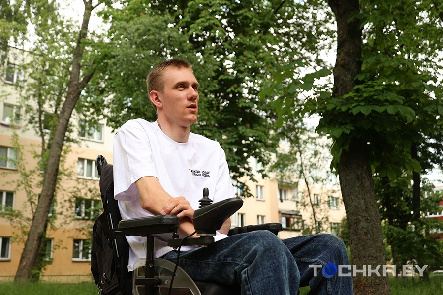 Взял девушку на руки и стал инвалидом. Нелепая случайность привела 20-летнего парня к спортивному Олимпу