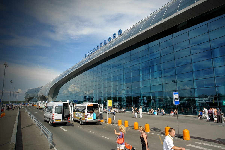 Белоруска пыталась провезти мимо таможни украшения на сумму более Br370 тыс Белоруска пыталась провезти мимо таможни украшения на сумму более Br370 тыс