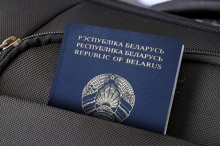 МИД Беларуси прокомментировал ситуацию с заменой паспортов за границей МИД Беларуси прокомментировал ситуацию с заменой паспортов за границей