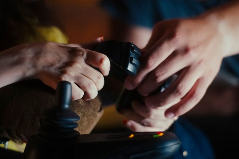 Отличник, мечтает работать в IT: как 30-летний парень с СМА покоряет эту жизнь Отличник, мечтает работать в IT: как 30-летний парень с СМА покоряет эту жизнь