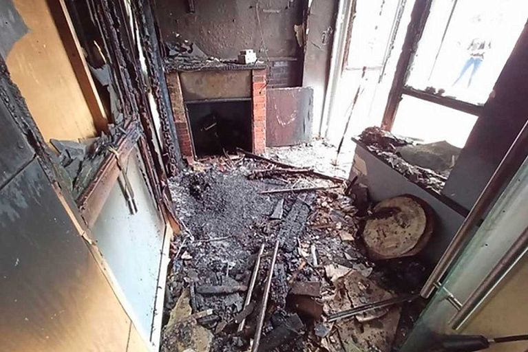 Окурок в клумбе пролежал всю ночь и сжег ресторан в Минске – что произошло Окурок в клумбе пролежал всю ночь и сжег ресторан в Минске – что произошло
