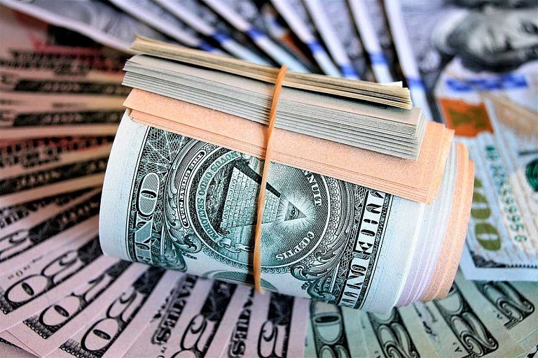 Доллар продолжает расти вторые торги подряд после крупного обвала Доллар продолжает расти вторые торги подряд после крупного обвала