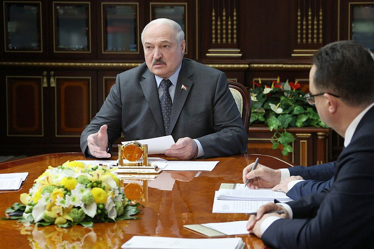 Почему Лукашенко не поехал в чернобыльские районы? Почему Лукашенко не поехал в чернобыльские районы?