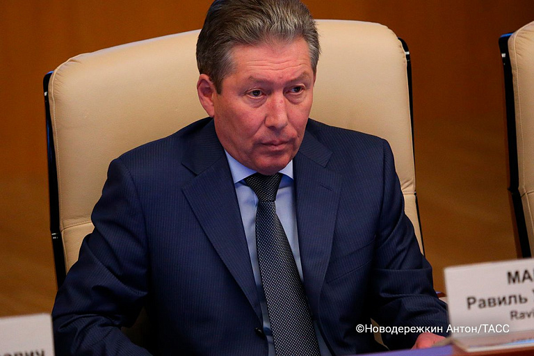 Вице-президент "Лукойла" найден мертвым на одной из улиц в Москве Вице-президент "Лукойла" найден мертвым на одной из улиц в Москве