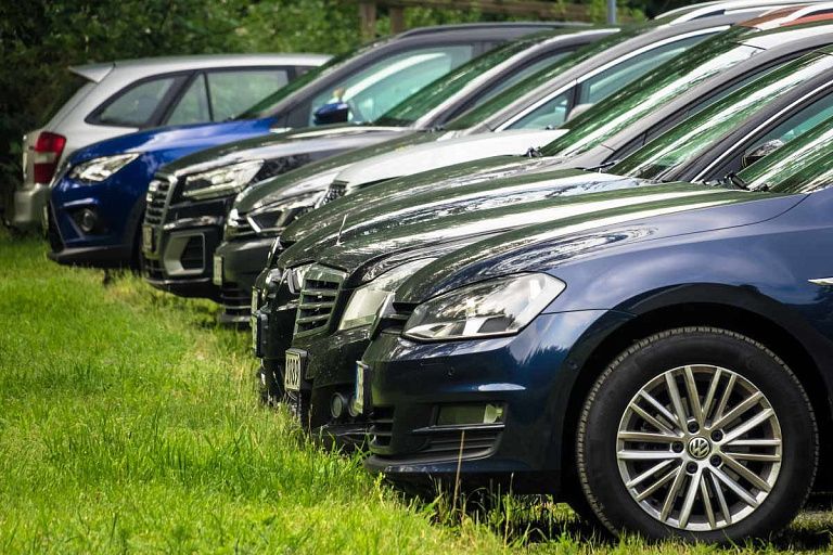 Продажи новых машин в Беларуси упали почти до нуля Продажи новых машин в Беларуси упали почти до нуля