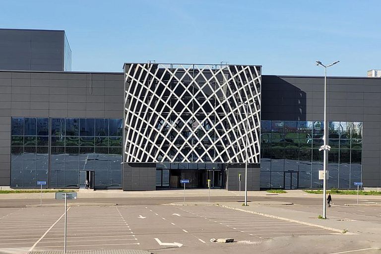 Многострадальный ТРЦ в Каменной Горке снова продают – с дисконтом Многострадальный ТРЦ в Каменной Горке снова продают – с дисконтом