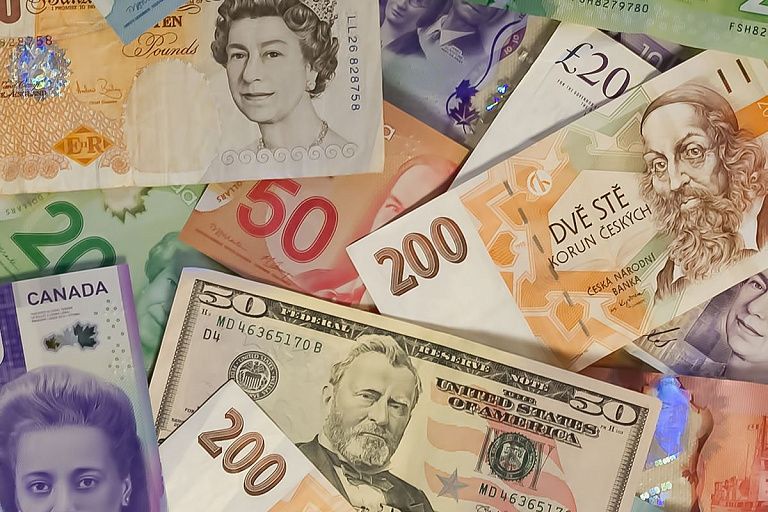 Белорусы в 2023 году купили валюты почти на $8,8 миллиарда Белорусы в 2023 году купили валюты почти на $8,8 миллиарда