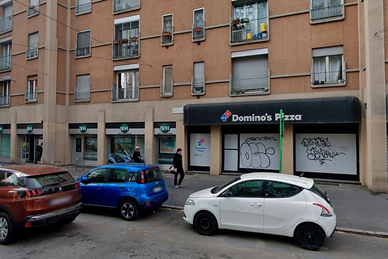 В Италии ограбили банк при помощи подкопа из заброшенной пиццерии Domino’s В Италии ограбили банк при помощи подкопа из заброшенной пиццерии Domino’s
