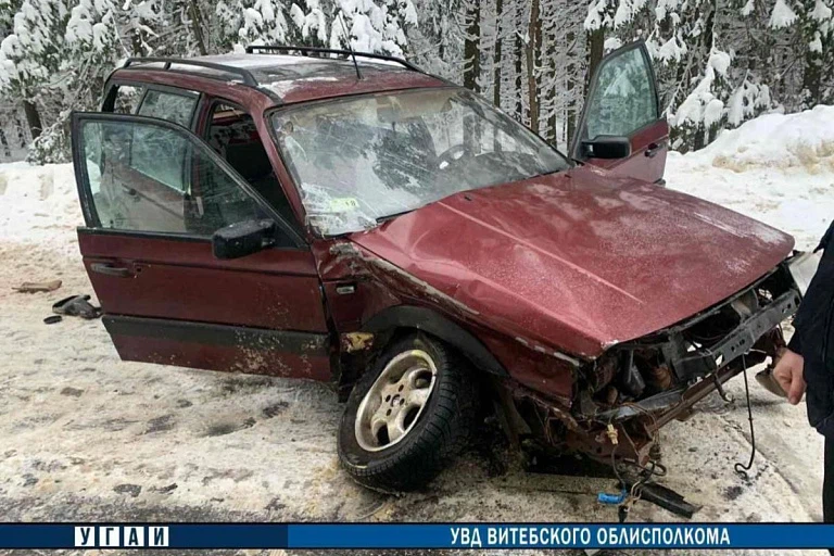 В Полоцком районе столкнулись две легковушки – пострадали пассажиры В Полоцком районе столкнулись две легковушки – пострадали пассажиры