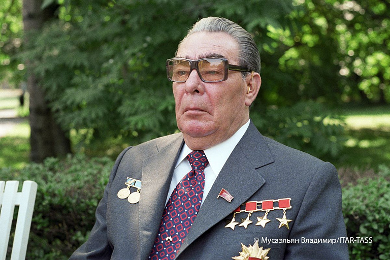 Леонида Брежнева лишили звания почетного гражданина Днепра