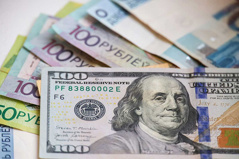 Доллар начал неделю с роста – подорожал на копейку Доллар начал неделю с роста – подорожал на копейку