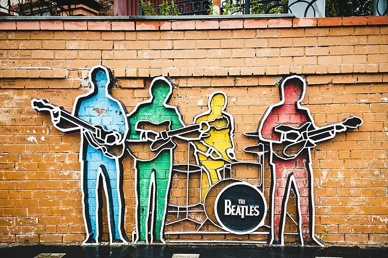 О рок-группе The Beatles снимут четыре байопика О рок-группе The Beatles снимут четыре байопика