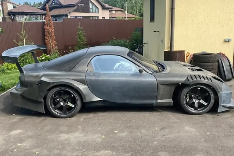 На продажу выставили роторную Mazda RX-7 в карбоновом кузове На продажу выставили роторную Mazda RX-7 в карбоновом кузове