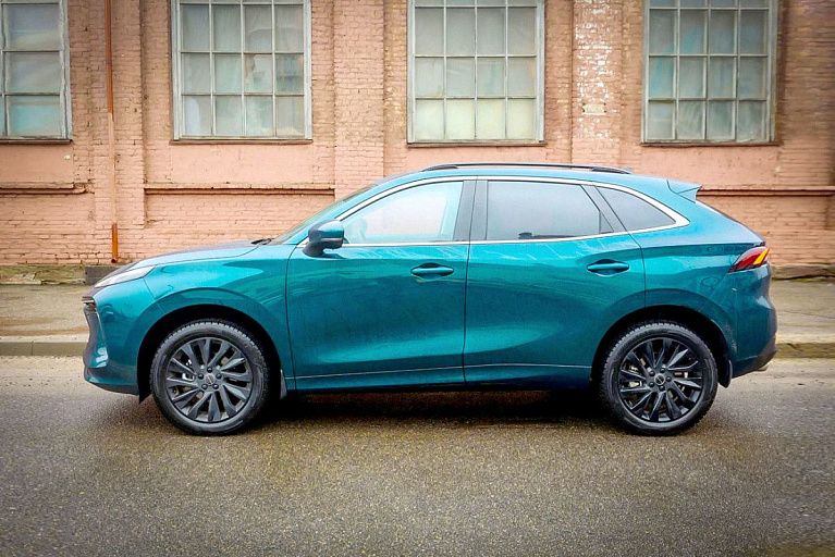 "Поршезаменитель" за $26 тыс.: взяли покататься Dongfeng Forthing T5 EVO "Поршезаменитель" за $26 тыс.: взяли покататься Dongfeng Forthing T5 EVO