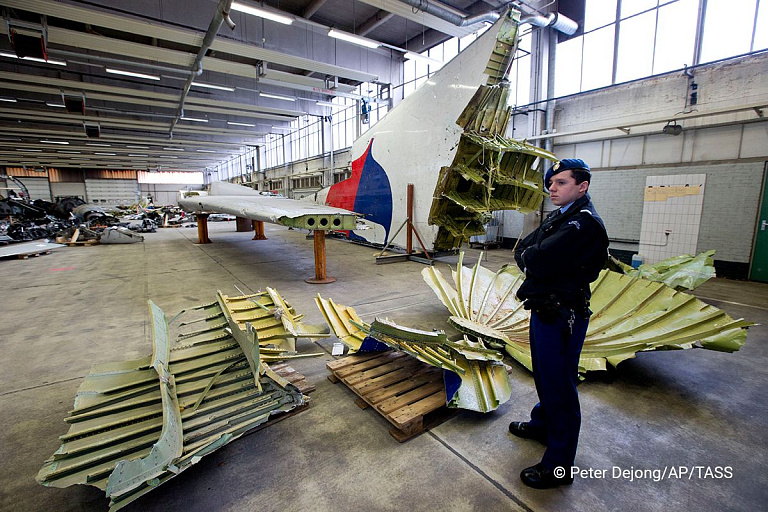 Суд в Гааге вынес вердикт по делу о сбитом над Украиной Boeing-777 Суд в Гааге вынес вердикт по делу о сбитом над Украиной Boeing-777