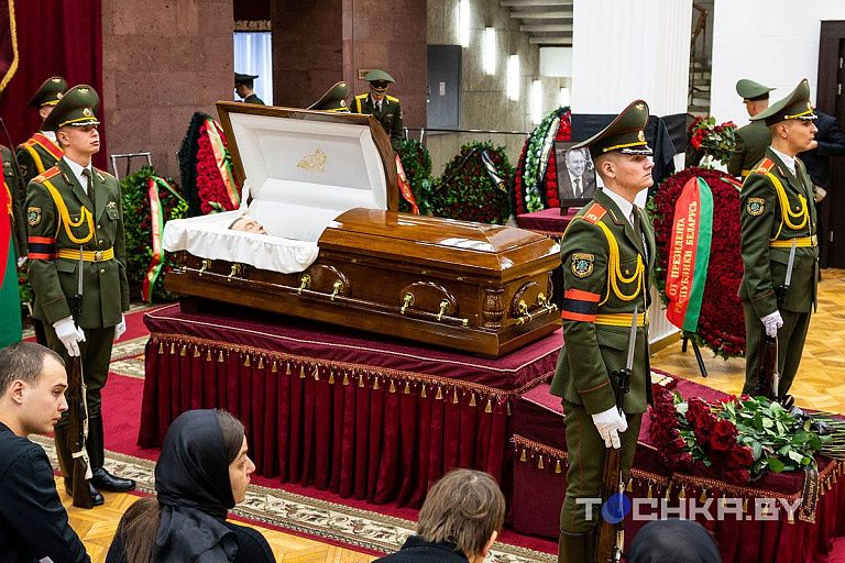 Минск попрощался с Владимиром Макеем Минск попрощался с Владимиром Макеем