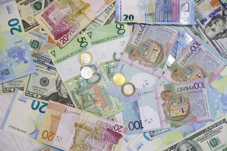 Белорусский рубль ослаб ко всем валютам на торгах 23 апреля Белорусский рубль ослаб ко всем валютам на торгах 23 апреля