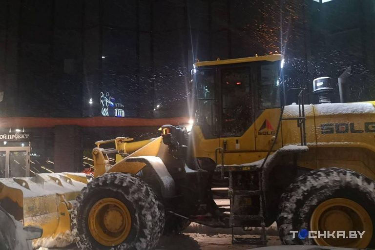 Минск от снега очищают в усиленном режиме Минск от снега очищают в усиленном режиме