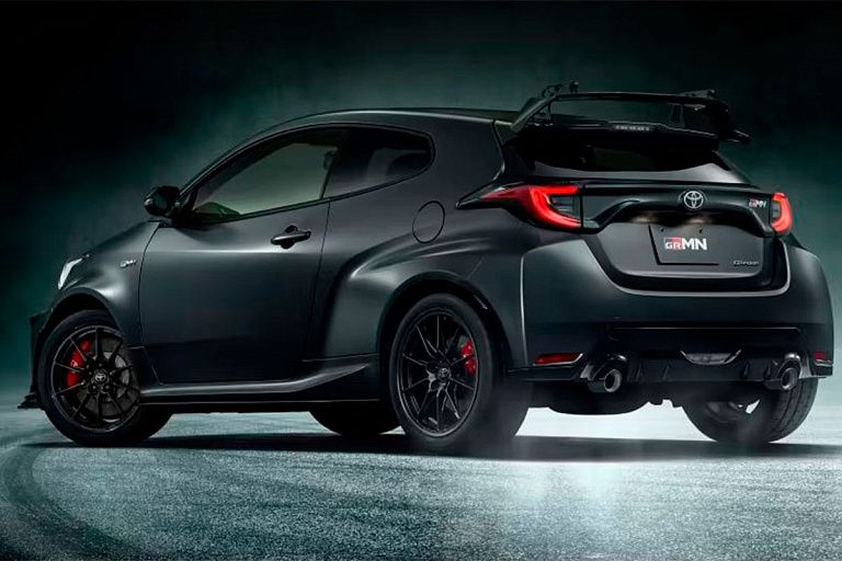 Компактный хэтчбек Toyota Yaris продали за $140 тысяч: почему так дорого