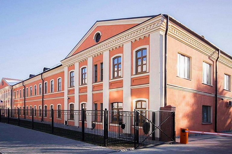 В Бресте задержали подростков, подозреваемых в кибермошенничестве В Бресте задержали подростков, подозреваемых в кибермошенничестве