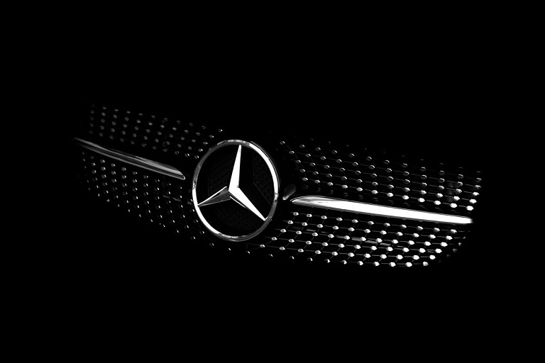 Mercedes-Benz показал интерьер нового E-класса Mercedes-Benz показал интерьер нового E-класса