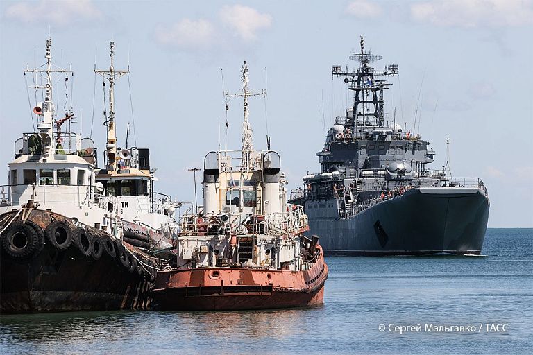 У берегов Крыма затонул паром с топливом – в России обвинили ВСУ У берегов Крыма затонул паром с топливом – в России обвинили ВСУ