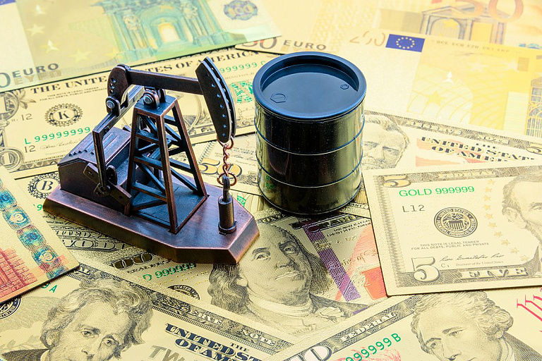 Цены на нефть рухнули до минимума за полтора года Цены на нефть рухнули до минимума за полтора года