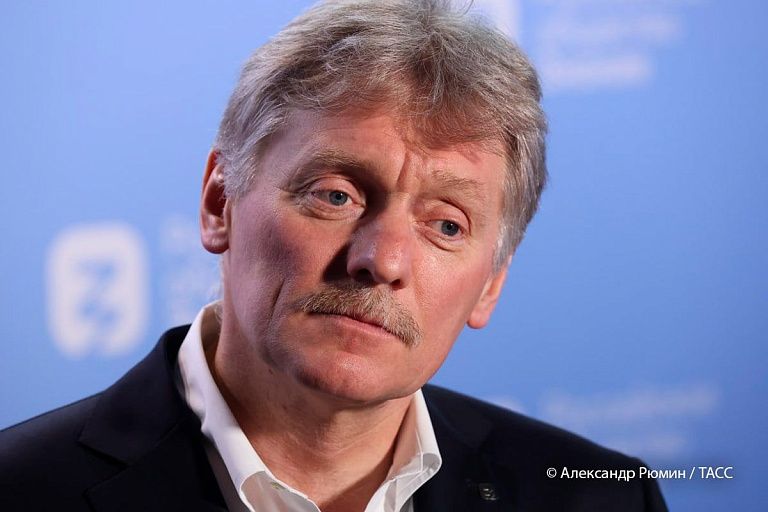 Песков сопроводил увольнение российского дипломата словами "он не с нами" Песков сопроводил увольнение российского дипломата словами "он не с нами"