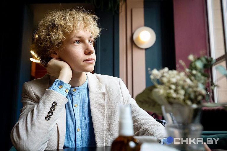 Через пение – к звездам: как суперфиналист Х-фактор залетает на эстраду Через пение – к звездам: как суперфиналист Х-фактор залетает на эстраду