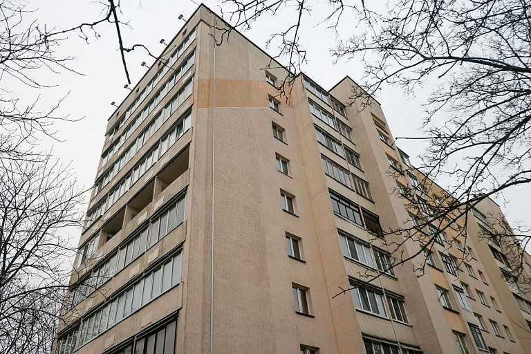 Белорус поймал ребенка, выпавшего из окна Белорус поймал ребенка, выпавшего из окна