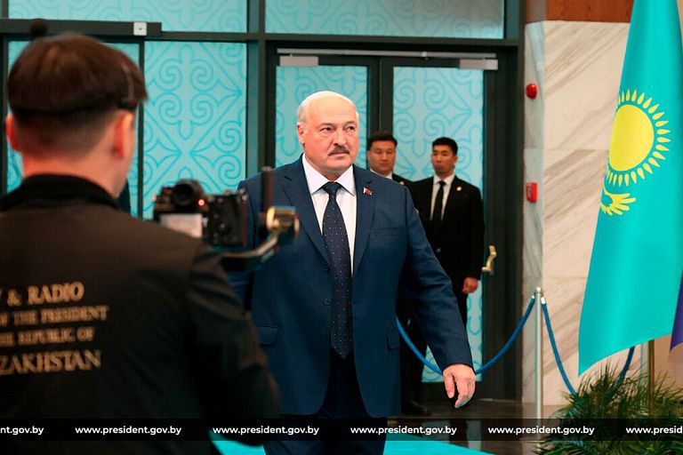 Лукашенко в Казахстане высказался о смертоносном оружии и развитии ИИ Лукашенко в Казахстане высказался о смертоносном оружии и развитии ИИ