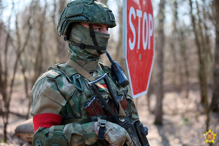 На белорусских военных совершено нападение на трассе М-5 На белорусских военных совершено нападение на трассе М-5