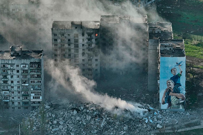 Главы МИД Беларуси и России заявили, что мир в Украине возможен без оружия Главы МИД Беларуси и России заявили, что мир в Украине возможен без оружия