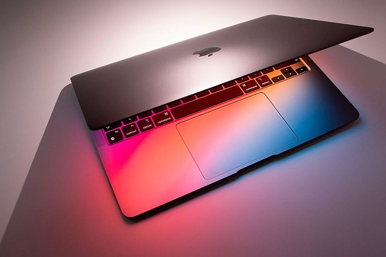 Мал да дорог: Apple выпустит самый компактный ноутбук в своей истории Мал да дорог: Apple выпустит самый компактный ноутбук в своей истории