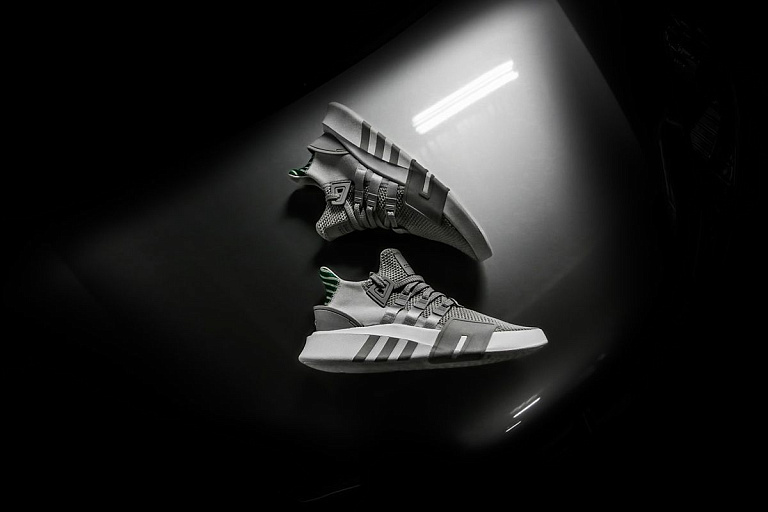 Битва титанов: adidas подали в суд на Nike из-за плагиата Битва титанов: adidas подали в суд на Nike из-за плагиата