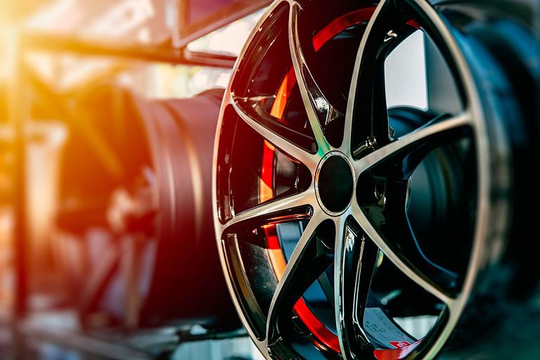 Toyota выпустит среднеразмерный электрический седан Toyota выпустит среднеразмерный электрический седан