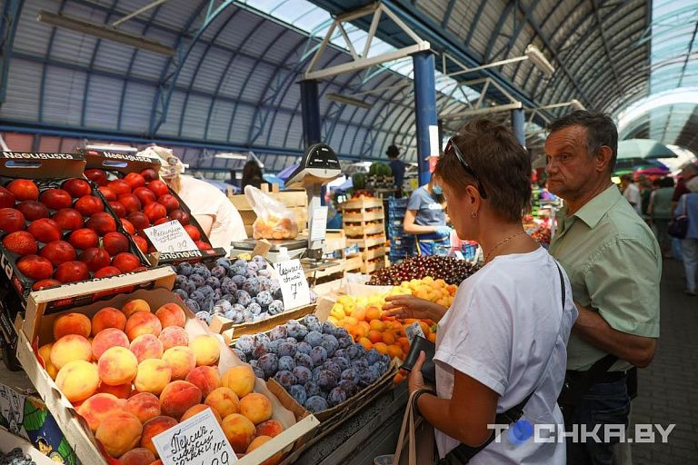 Цены уже не кусаются: почем ягоды и фрукты на минских рынках Цены уже не кусаются: почем ягоды и фрукты на минских рынках