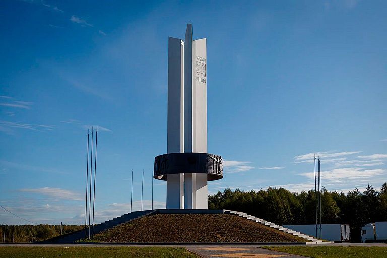 Украина сняла с учета монумент "Три сестры" на границе с Беларусью и Россией Украина сняла с учета монумент "Три сестры" на границе с Беларусью и Россией