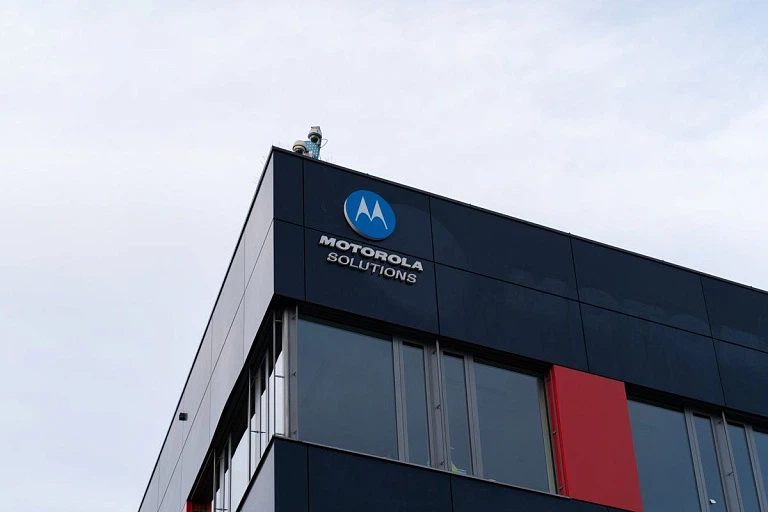 Легенда в строю: стали известны параметры Motorola Razr 60 Ultra Легенда в строю: стали известны параметры Motorola Razr 60 Ultra