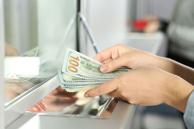 Доллар передумал дешеветь и немного прибавил – результаты торгов БВФБ Доллар передумал дешеветь и немного прибавил – результаты торгов БВФБ