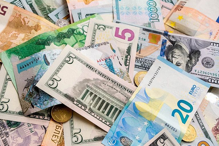 Доллар продолжил плавный спуск: смотрим результаты торгов на БВФБ Доллар продолжил плавный спуск: смотрим результаты торгов на БВФБ