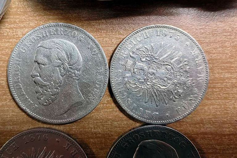 Мужчина пытался провезти через границу серебряные монеты – где он их спрятал Мужчина пытался провезти через границу серебряные монеты – где он их спрятал
