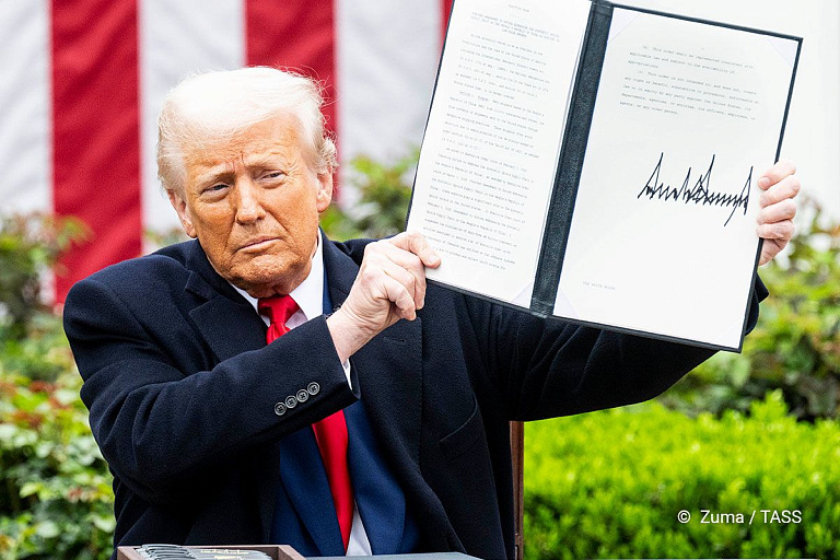Трамп объявил чрезвычайное положение в США – что там происходит Трамп объявил чрезвычайное положение в США – что там происходит