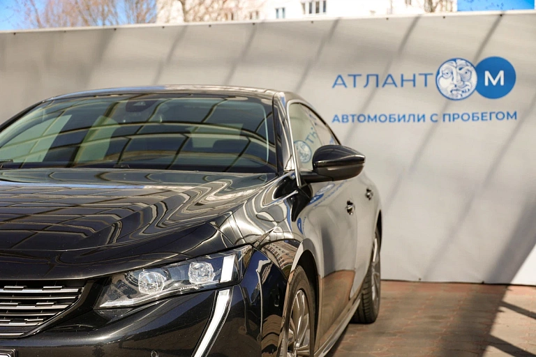 Малышка на миллион: как мы дилеру продавали тачку