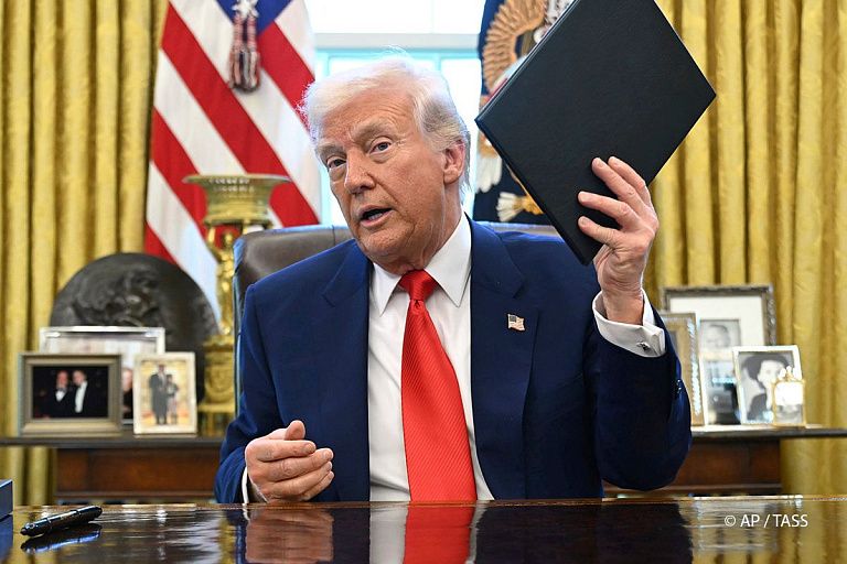 Идет на рекорд: Трамп снова поднимает пошлины на китайский импорт Идет на рекорд: Трамп снова поднимает пошлины на китайский импорт