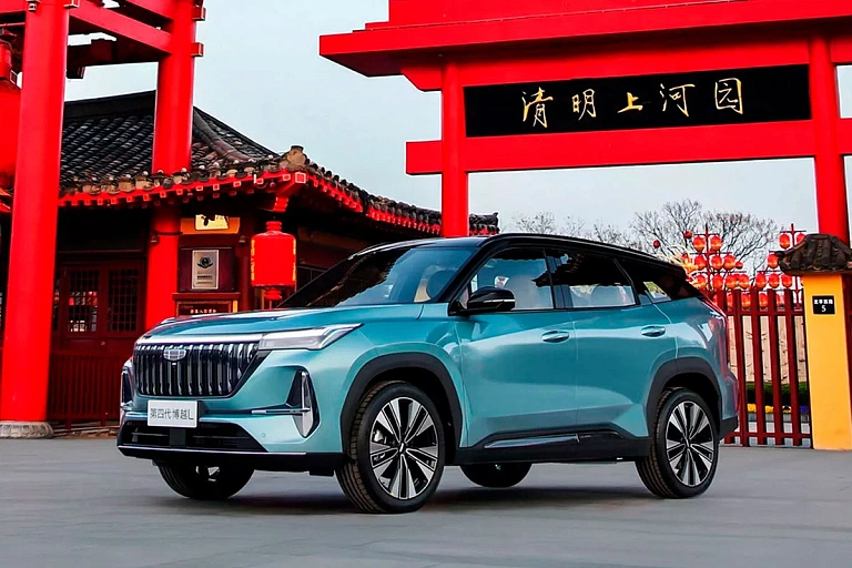 Новый Geely Atlas презентовали в Китае – показываем первые фото кроссовера