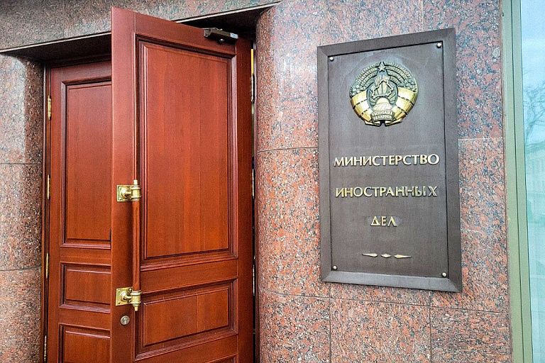 Белорусские дипломаты превратились в кукол – вот как это выглядит Белорусские дипломаты превратились в кукол – вот как это выглядит