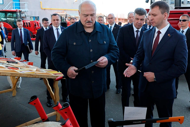Не только топоры: в Беларуси собрали бензопилу, которая сравнится с STIHL Не только топоры: в Беларуси собрали бензопилу, которая сравнится с STIHL