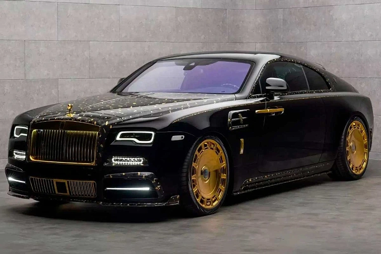 Цыганская роскошь: показали Rolls-Royce Wraith с отделкой из чистого золота