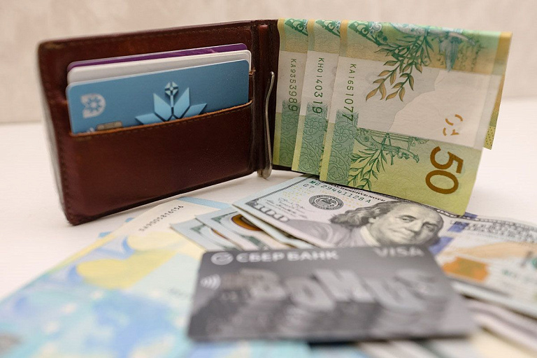 Февраль скромничал, март разгулялся: как менялась зарплата белорусов в 2025-м Февраль скромничал, март разгулялся: как менялась зарплата белорусов в 2025-м